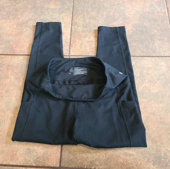 Zella Crop Leggings Medium Black - Picture 2 of 8